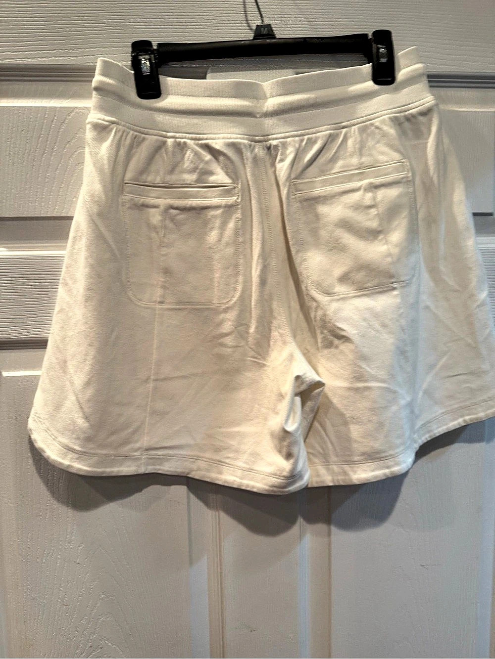 Athleta Farallon Midi Short
Color: Magnolia White size Medium - Picture 2 of 8